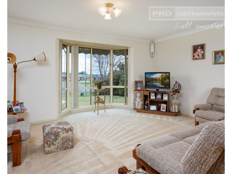 27 Nunkeri Street, Glenfield Park NSW 2650