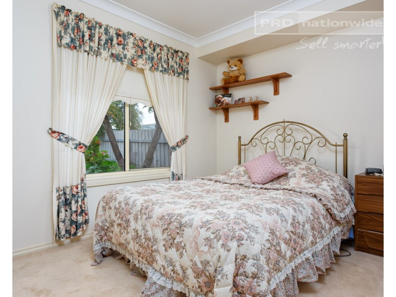 27 Nunkeri Street, Glenfield Park NSW 2650