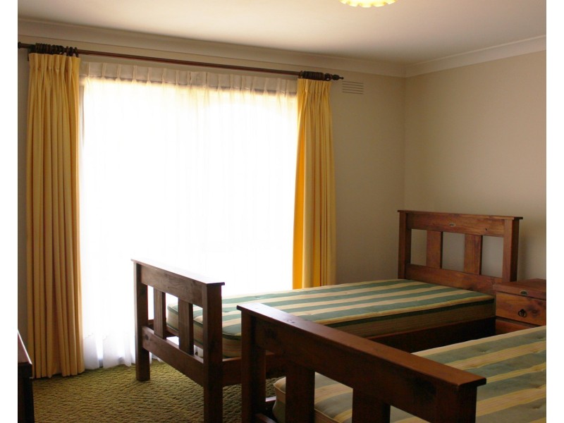 107 Red Hill Rd, Kooringal NSW 2650