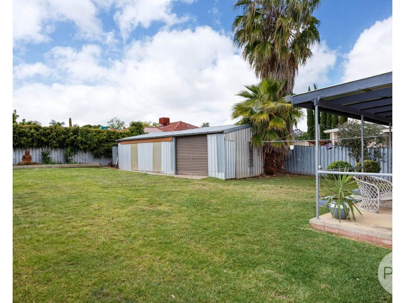 25 Nixon Crescent, Tolland NSW 2650