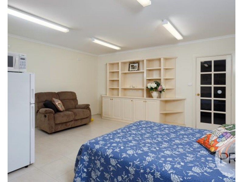 12a Patamba Street, Kooringal NSW 2650