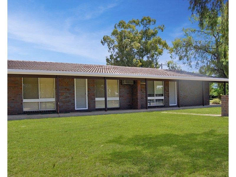 2/1 Nicholi Crescent, Lake Albert NSW 2650