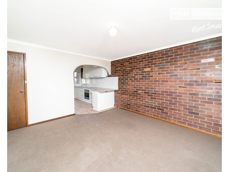 2/1 Nicholi Crescent, Lake Albert NSW 2650