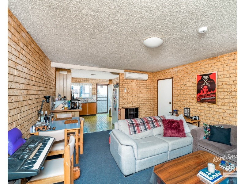 2/7B Henschke Avenue, Tolland NSW 2650