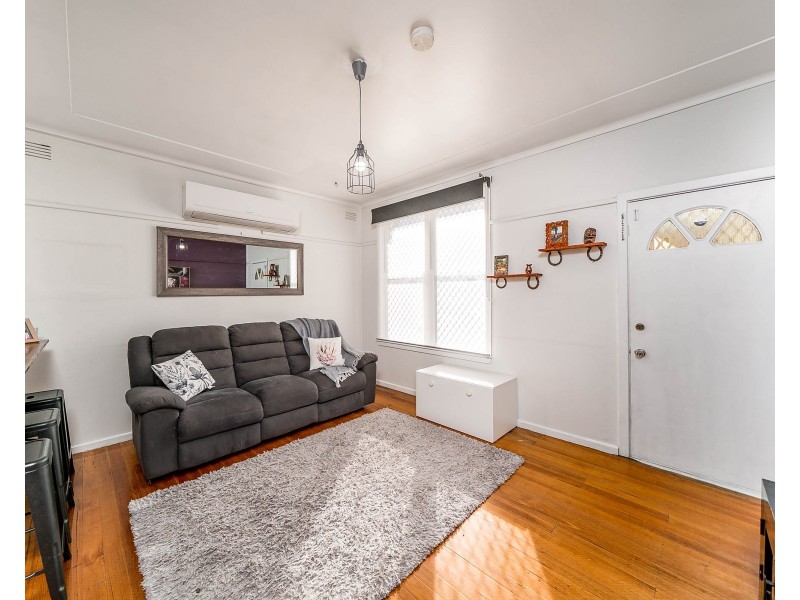 6 McDonough Avenue, Mount Austin NSW 2650
