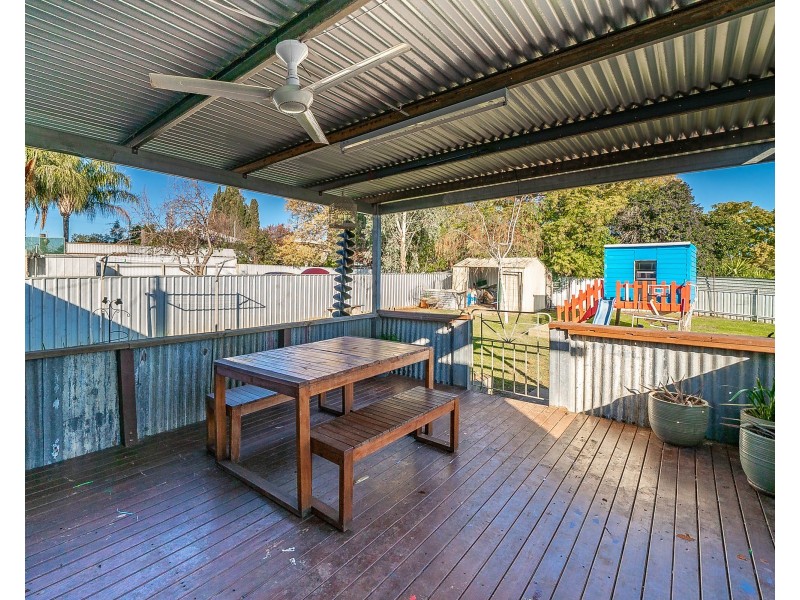 6 McDonough Avenue, Mount Austin NSW 2650