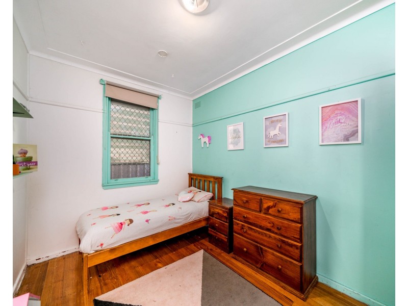 6 McDonough Avenue, Mount Austin NSW 2650
