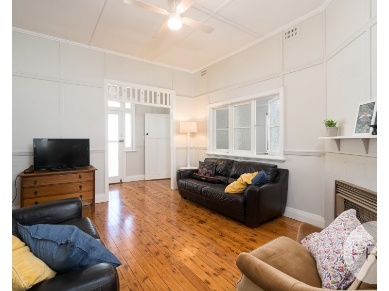 215 Gurwood Street, Wagga Wagga NSW 2650