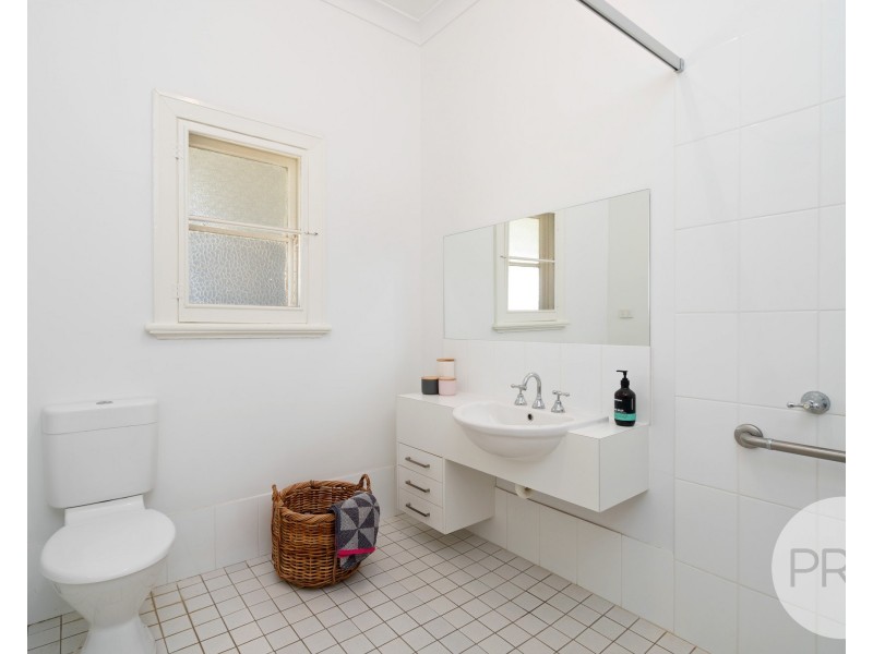215 Gurwood Street, Wagga Wagga NSW 2650