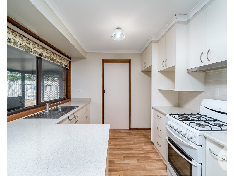 17 Crisp Drive, Ashmont NSW 2650