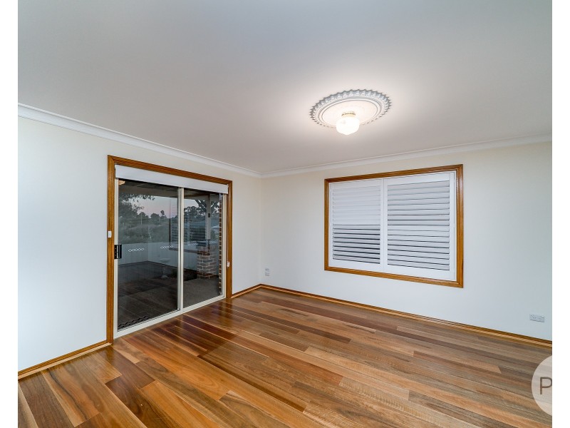 2/15 Roberts Way, Kooringal NSW 2650