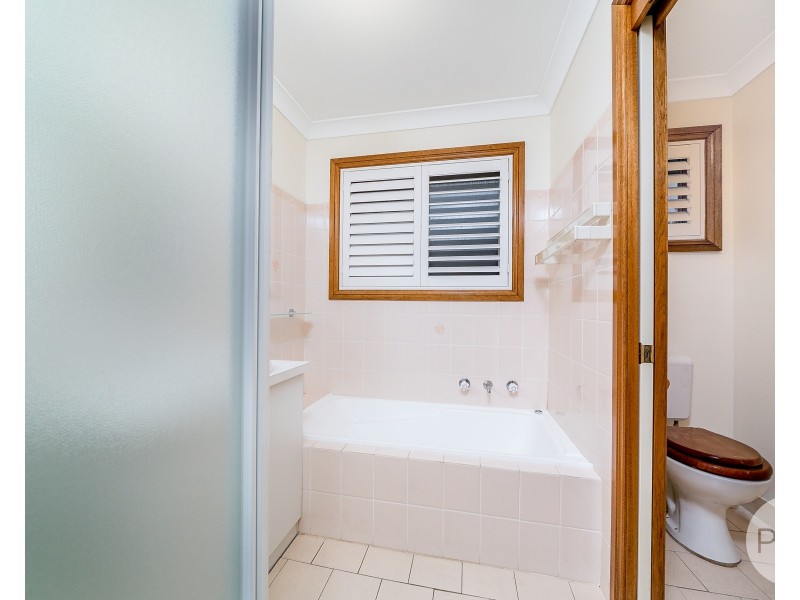 2/15 Roberts Way, Kooringal NSW 2650