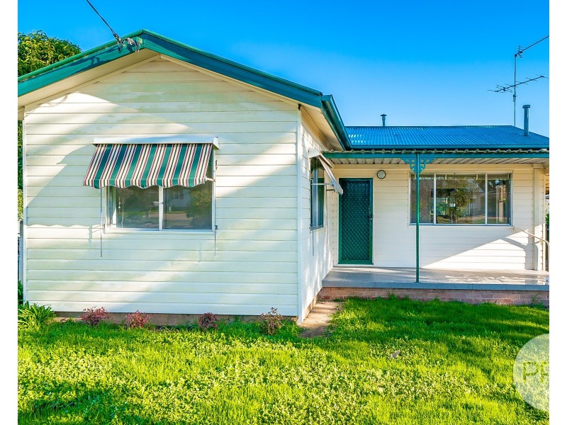 14 Gowrie Parade, Mount Austin NSW 2650