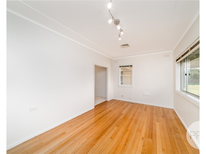 14 Gowrie Parade, Mount Austin NSW 2650