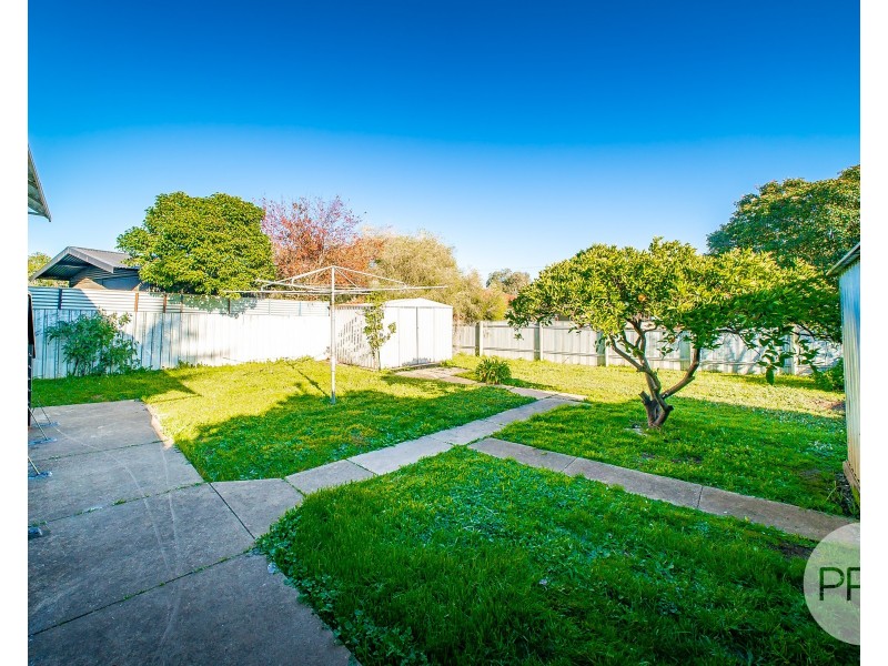 14 Gowrie Parade, Mount Austin NSW 2650