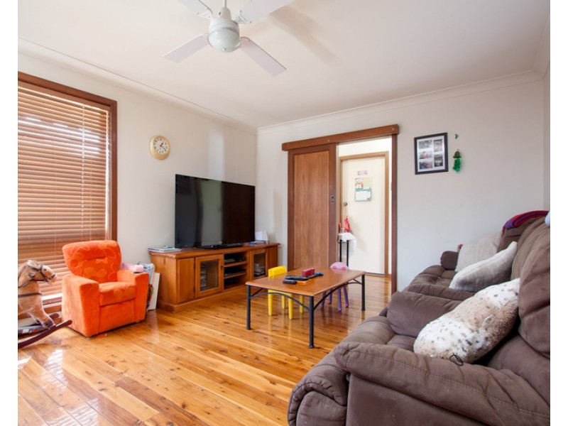 10 Temerloh Avenue, Tolland NSW 2650