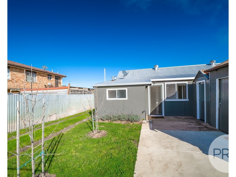 73 Beckwith Street, Wagga Wagga NSW 2650