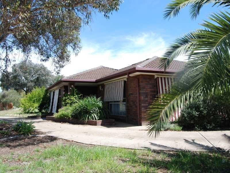 32 Undurra Drive, Glenfield Park NSW 2650