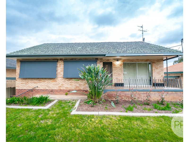 91 Grove Street, Kooringal NSW 2650