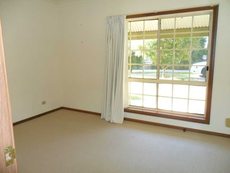 8/25 Darri Street, Glenfield Park NSW 2650