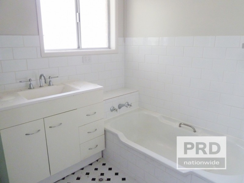 14 Pratt Street, Geneva NSW 2474