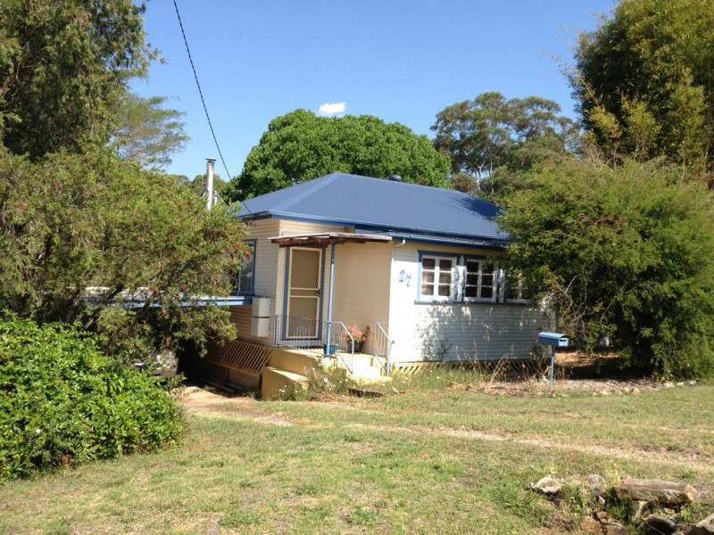 27 Richmond St, Woodenbong NSW 2476