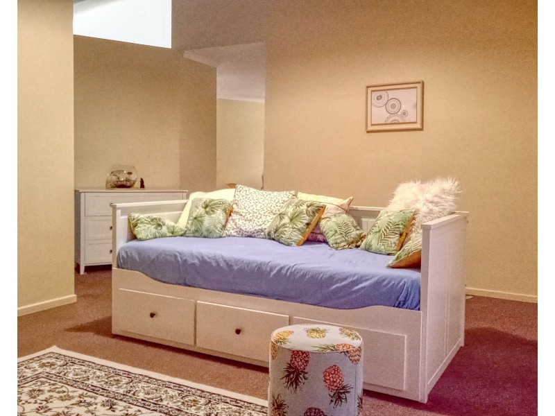 6 Lakeview Drive, Geneva NSW 2474