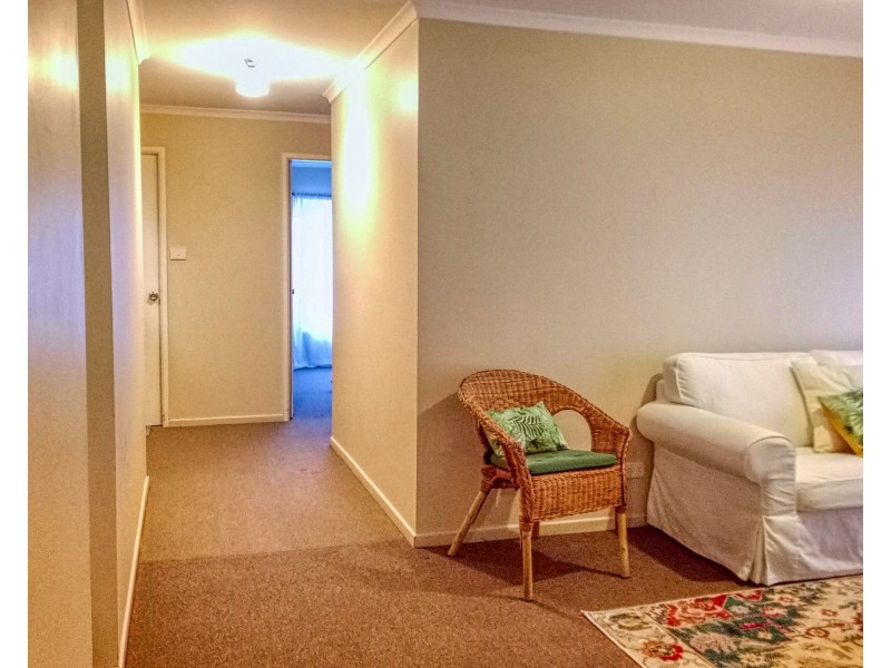 6 Lakeview Drive, Geneva NSW 2474