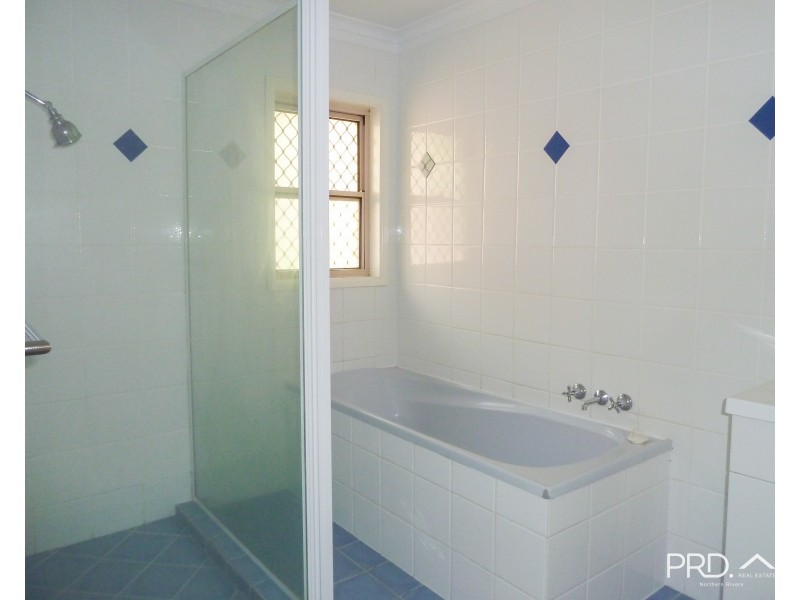 6 Lakeview Drive, Geneva NSW 2474