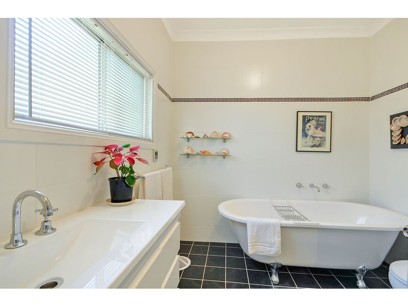 23 Gladstone Road, Leura NSW 2780