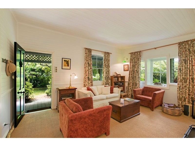 61 Valley Road, Wentworth Falls NSW 2782