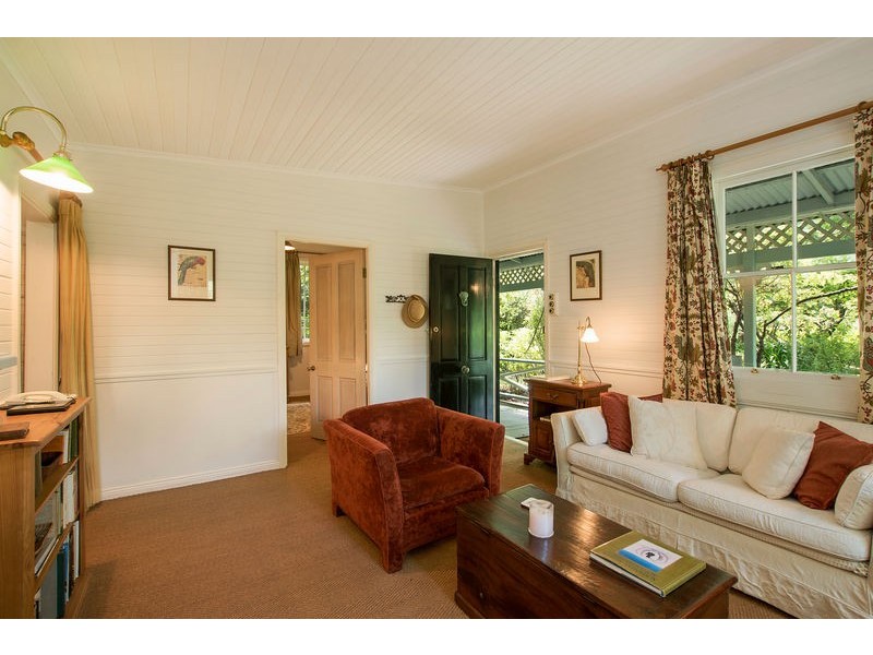 61 Valley Road, Wentworth Falls NSW 2782