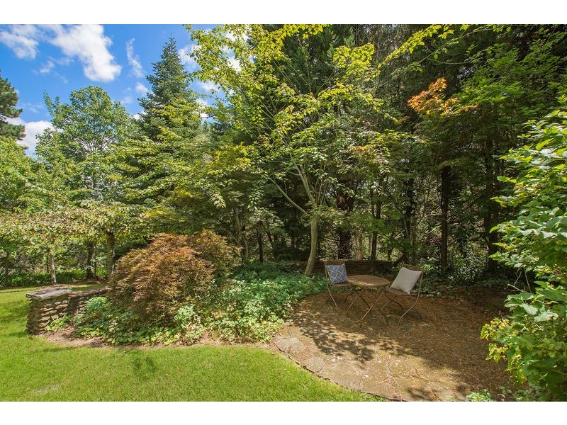 61 Valley Road, Wentworth Falls NSW 2782