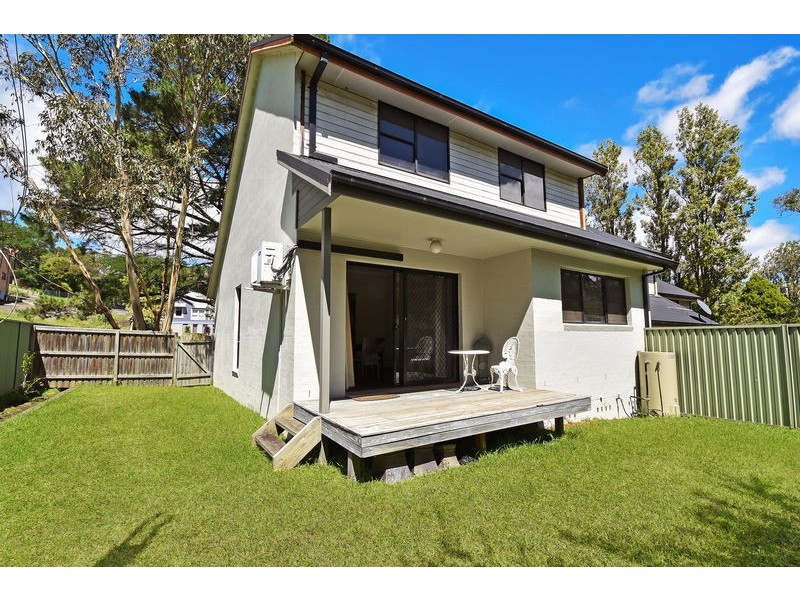 8 Quinns Avenue, Leura NSW 2780