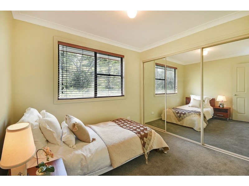 8 Quinns Avenue, Leura NSW 2780