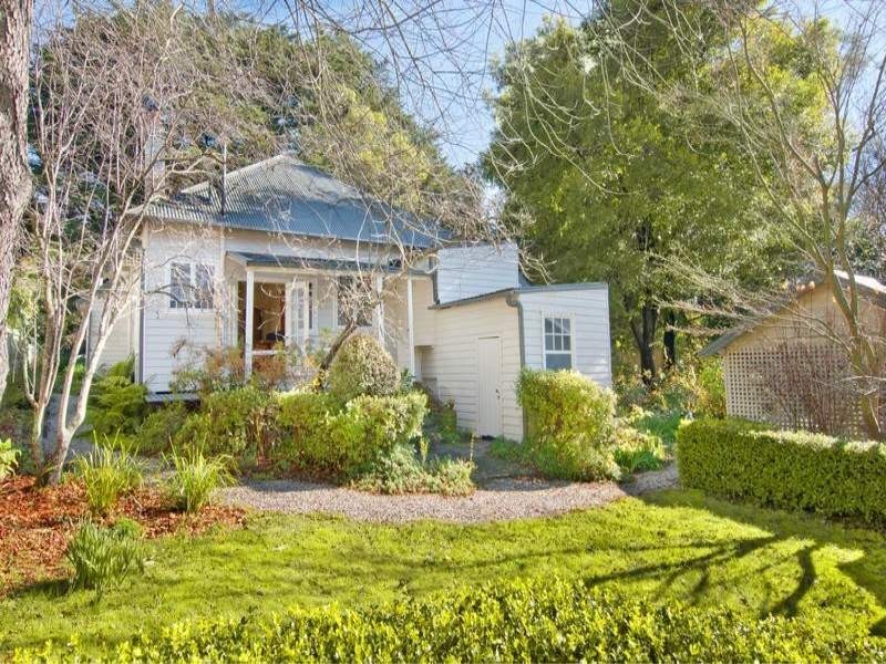 4 Balmoral Road, Leura NSW 2780