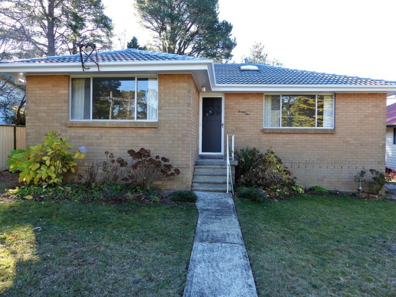 25 Parkes Street, Wentworth Falls NSW 2782