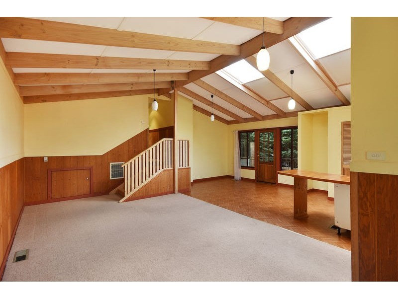 38 Flora Street, Wentworth Falls NSW 2782