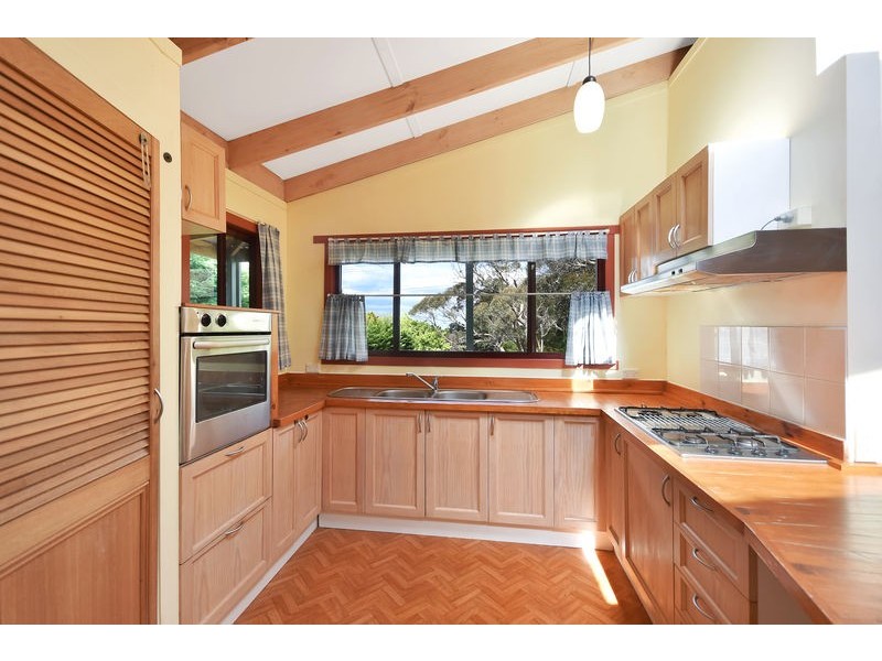 38 Flora Street, Wentworth Falls NSW 2782