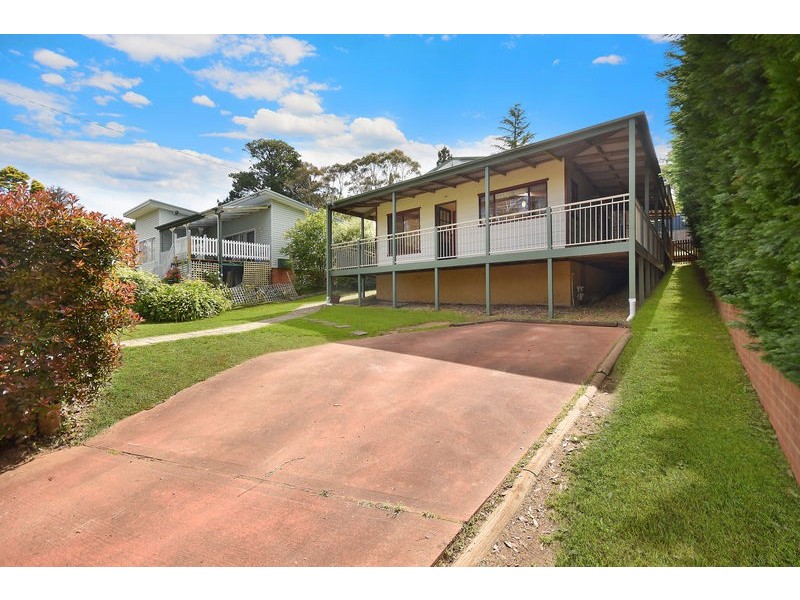38 Flora Street, Wentworth Falls NSW 2782