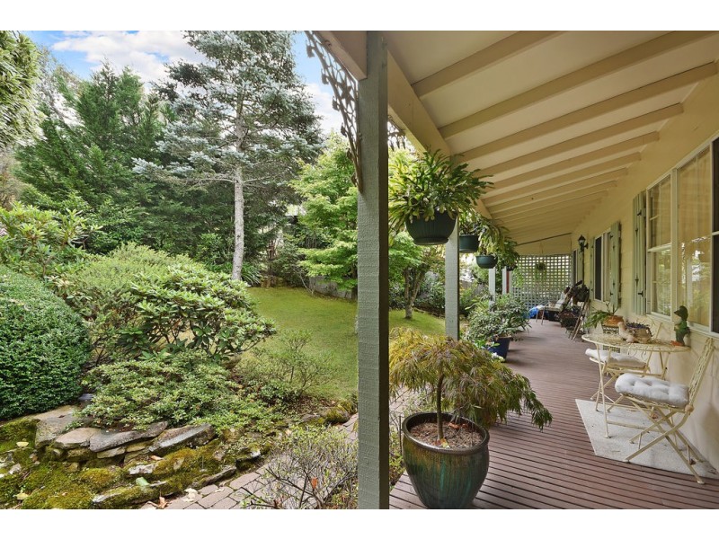 25 Glenview Road, Wentworth Falls NSW 2782