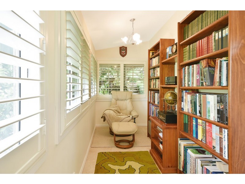 25 Glenview Road, Wentworth Falls NSW 2782