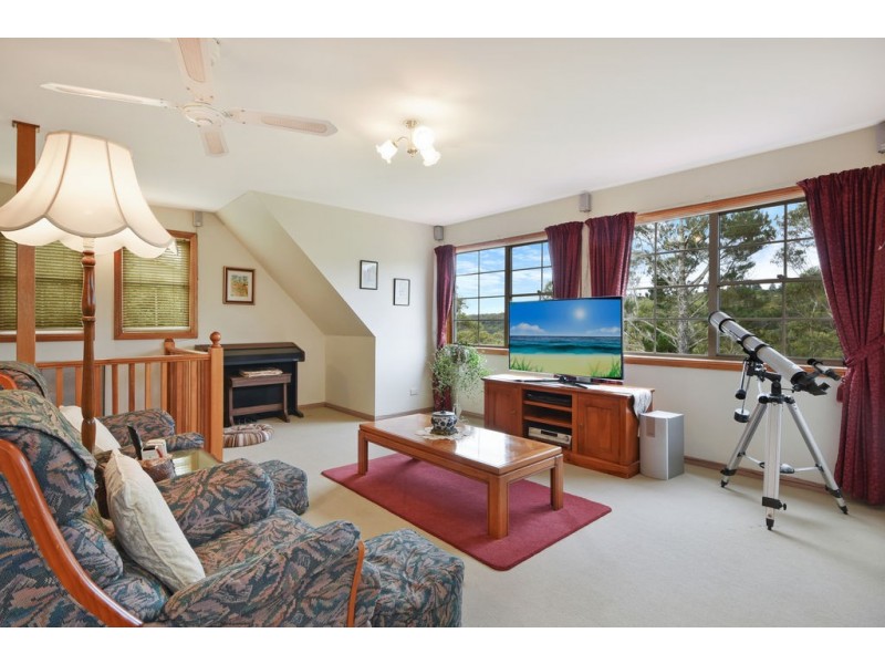 25 Glenview Road, Wentworth Falls NSW 2782