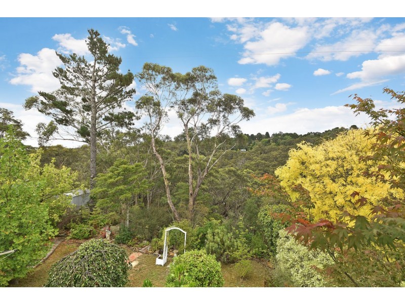 25 Glenview Road, Wentworth Falls NSW 2782