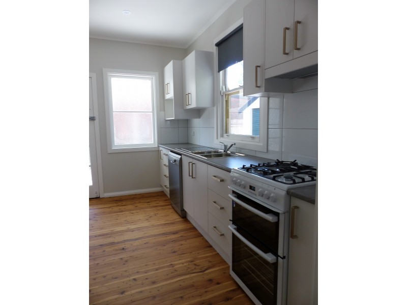 68 Valley Road, Wentworth Falls NSW 2782