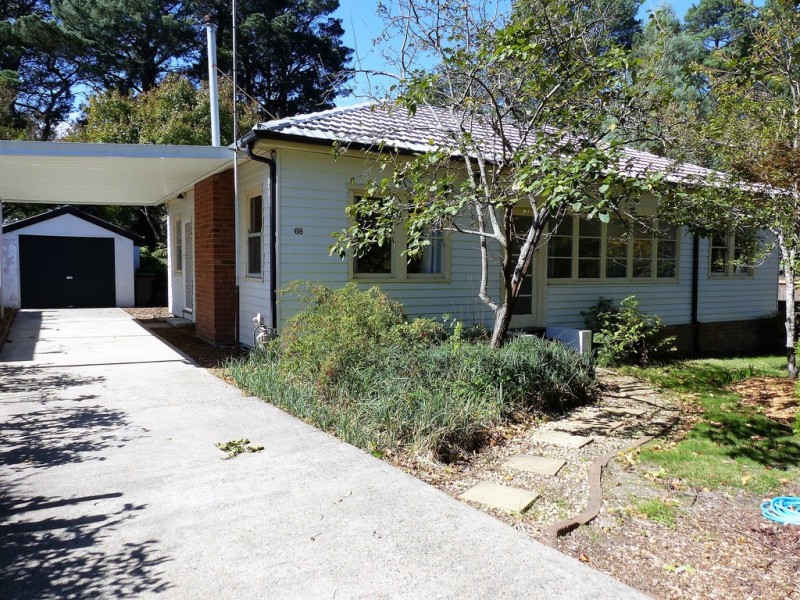 68 Valley Road, Wentworth Falls NSW 2782