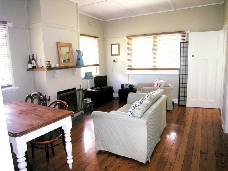 11 Waratah Street, Katoomba NSW 2780