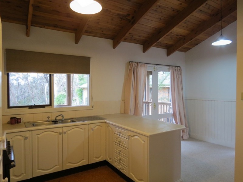 28 Blue Gum Ave, Medlow Bath NSW 2780