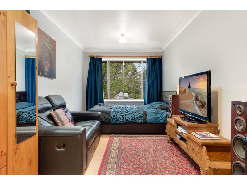 80 Backhouse Street, Wentworth Falls NSW 2782