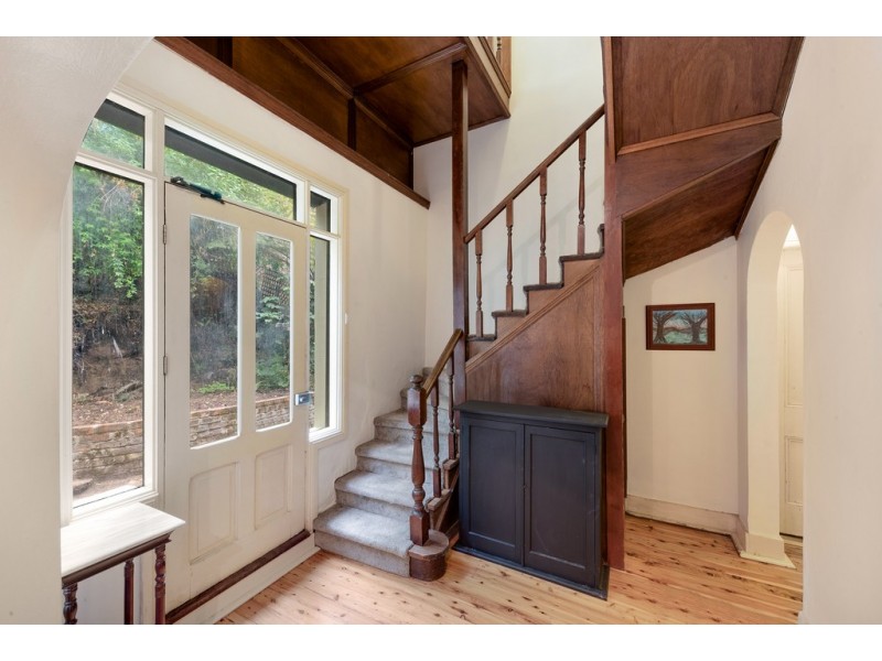 8 Mount Street, Leura NSW 2780